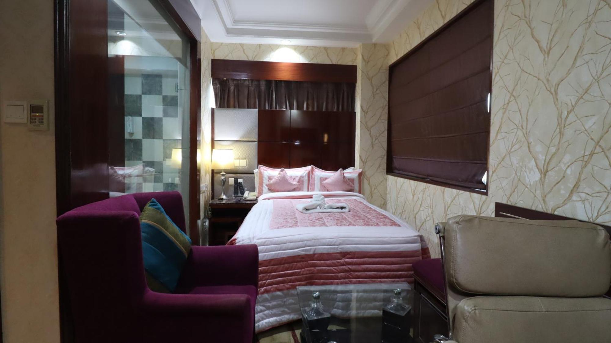 Skycity Hotel Gurgaon Exterior photo